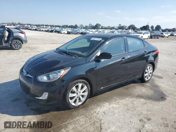 2013 Hyundai Accent GLS z VIN KMHCU4AE8DU380640, wystawiony jako Copart lot #86071005 z przebiegiem 161 077 mil mil oraz Szkoda całkowita • Salvage title. Historia ofert i sprzedaży dostępna na DreamBid. Obrazek 1.