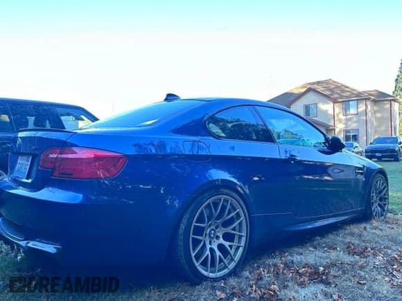 ✅ 2011 BMW M3 • VIN: WBSKG9C55BE368172 • Lot: 43218325. Wystawiony na Copart z przebiegiem 70 952 mil. Bezpłatny archiwum sprzedaży aukcyjnych z USA i szczegółowy raport historii pojazdu na DreamBid. Zdjęcie 4.