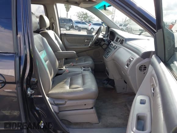 ✅ 2004 Honda Odyssey EX-L • VIN: 5FNRL18074B076928 • Lot: 43709130. Listed on IAAI with 206,633 mi. Free auction sales archive from the USA and detailed vehicle history report at DreamBid. Image 5.