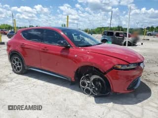 ✅ 2024 Alfa Romeo Tonale Ti • VIN: ZASPATCW6R3043822 • Lot: 63325625. Wystawiony na Copart z przebiegiem 11 452 mil. Bezpłatny archiwum sprzedaży aukcyjnych z USA i szczegółowy raport historii pojazdu na DreamBid. Zdjęcie 4.