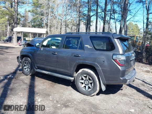 ✅ 2019 Toyota 4Runner SR5 • VIN: JTEBU5JR7K5661632 • Lot: 41634341. Wystawiony na IAAI z przebiegiem 65 485 mil. Bezpłatny archiwum sprzedaży aukcyjnych z USA i szczegółowy raport historii pojazdu na DreamBid. Zdjęcie 3.