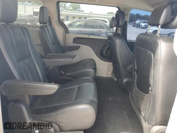 ✅ 2011 Chrysler Town & Country Touring L • VIN: 2A4RR8DG1BR782718 • Lot: 84973865. Wystawiony na Copart z przebiegiem 245 274 mil. Bezpłatny archiwum sprzedaży aukcyjnych z USA i szczegółowy raport historii pojazdu na DreamBid. Zdjęcie 11.