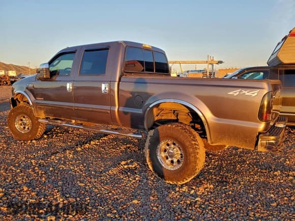 ✅ 2003 Ford F-350 XL • VIN: 1FTSW31P23EC12328 • Lot: 93344945. Listed on Copart with Not provided. Free auction sales archive from the USA and detailed vehicle history report at DreamBid. Image 2.