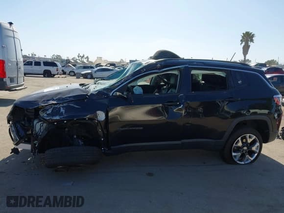 ✅ 2019 Jeep Compass Limited • VIN: 3C4NJDCB6KT653901 • Lot: 42338815. Wystawiony na IAAI z przebiegiem 87 909 mil. Bezpłatny archiwum sprzedaży aukcyjnych z USA i szczegółowy raport historii pojazdu na DreamBid. Zdjęcie 15.