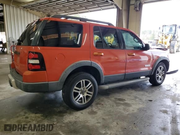 ✅ 2007 Ford Explorer XLT • VIN: 1FMEU73897UA37325 • Lot: 45277585. Wystawiony na Copart z przebiegiem 105 869 mil. Bezpłatny archiwum sprzedaży aukcyjnych z USA i szczegółowy raport historii pojazdu na DreamBid. Zdjęcie 3.