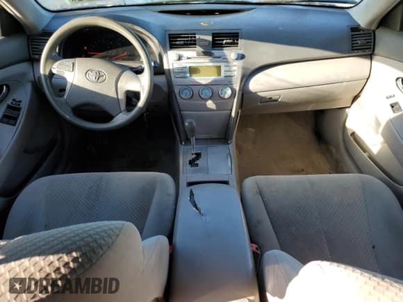 ✅ 2008 Toyota Camry LE • VIN: 4T1BE46K68U256413 • Лот: 87287095. Опубликован ранее на Copart с пробегом 264 105 миль. Бесплатный доступ к архиву аукционных продаж из США и подробный отчёт об истории автомобиля на DreamBid. Изображение 8.
