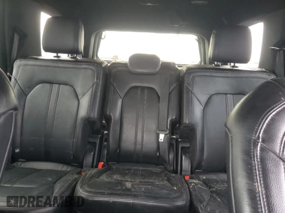 ✅ 2018 Ford Expedition Limited • VIN: 1FMJU1KTXJEA41628 • Lot: 92238425. Wystawiony na Copart z przebiegiem 148 460 mil. Bezpłatny archiwum sprzedaży aukcyjnych z USA i szczegółowy raport historii pojazdu na DreamBid. Zdjęcie 10.