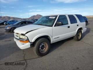 2005 Chevrolet Blazer LS z VIN 1GNCS13X45K100692, wystawiony jako Copart lot #81526904 z przebiegiem 143 577 mil mil oraz Szkoda całkowita • Salvage title. Historia ofert i sprzedaży dostępna na DreamBid. Obrazek 1.