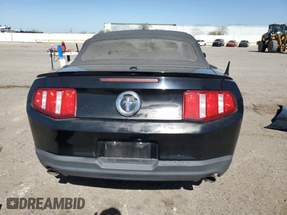 ✅ 2012 Ford Mustang Premium • VIN: 1ZVBP8EM5C5286771 • Lot: 89560665. Listed on Copart with 83,332 mi. Free auction sales archive from the USA and detailed vehicle history report at DreamBid. Image 6.