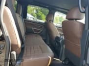 ✅ 2023 Nissan Titan SV • VIN: 1N6AA1ED9PN108095 • Lot: 57963375. Wystawiony na Copart z przebiegiem 21 232 mil. Bezpłatny archiwum sprzedaży aukcyjnych z USA i szczegółowy raport historii pojazdu na DreamBid. Zdjęcie 10.