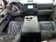 ✅ 2017 Ford F-150 XLT • VIN: 1FTFW1EF9HFC54343 • Lot: 90804575. Wystawiony na Copart z przebiegiem 304 705 mil. Bezpłatny archiwum sprzedaży aukcyjnych z USA i szczegółowy raport historii pojazdu na DreamBid. Zdjęcie 8.