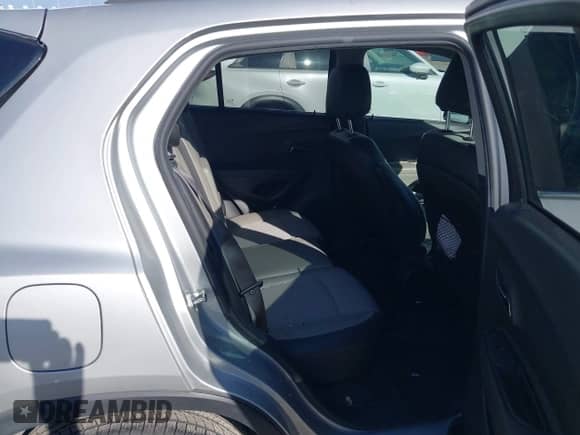 2016 Chevrolet Trax LT z VIN KL7CJLSB5GB761841, wystawiony jako IAAI lot #43273043 z przebiegiem 80 661 mil mil oraz . Historia ofert i sprzedaży dostępna na DreamBid. Obrazek 8.