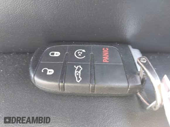 2015 Dodge Challenger R/T Plus z VIN 2C3CDZBT9FH804335, wystawiony jako IAAI lot #43386188 z przebiegiem 42 915 mil mil oraz . Historia ofert i sprzedaży dostępna na DreamBid. Obrazek 11.