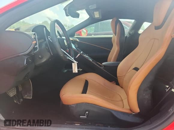 ✅ 2023 Ferrari Roma • VIN: ZFF98RNA1P0287236 • Lot: 65788875. Wystawiony na Copart z przebiegiem Nie podano. Bezpłatny archiwum sprzedaży aukcyjnych z USA i szczegółowy raport historii pojazdu na DreamBid. Zdjęcie 7.