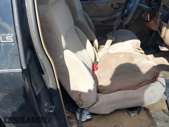 ✅ 1999 Chevrolet S-10 LS • VIN: 1GCCS1446XK139106 • Лот: 41616431. Опубликован ранее на IAAI с пробегом Не указан. Бесплатный доступ к архиву аукционных продаж из США и подробный отчёт об истории автомобиля на DreamBid. Изображение 8.