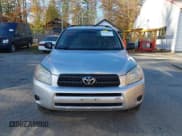 ✅ 2007 Toyota RAV4 • VIN: JTMBD33V175081691 • Lot: 43554720. Wystawiony na IAAI z przebiegiem 206 141 mil. Bezpłatny archiwum sprzedaży aukcyjnych z USA i szczegółowy raport historii pojazdu na DreamBid. Zdjęcie 13.