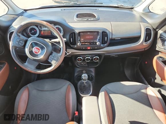 ✅ 2014 FIAT 500L Trekking • VIN: ZFBCFADH6EZ006523 • Lot: 86860965. Wystawiony na Copart z przebiegiem 99 598 mil. Bezpłatny archiwum sprzedaży aukcyjnych z USA i szczegółowy raport historii pojazdu na DreamBid. Zdjęcie 8.