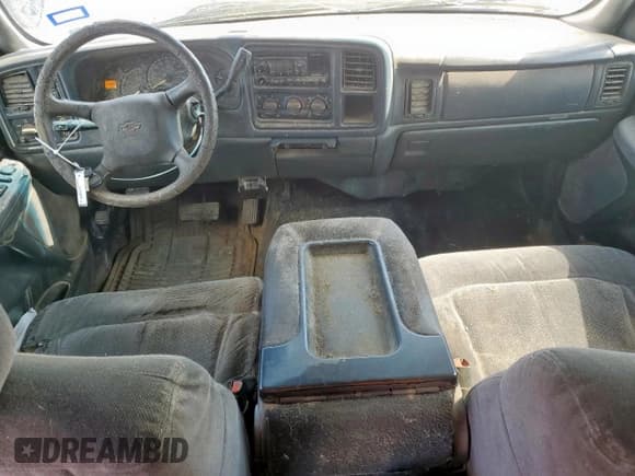 ✅ 2001 Chevrolet Silverado 2500HD LS • VIN: 1GCHK23U11F109606 • Lot: 66388275. Wystawiony na Copart z przebiegiem 189 342 mil. Bezpłatny archiwum sprzedaży aukcyjnych z USA i szczegółowy raport historii pojazdu na DreamBid. Zdjęcie 8.