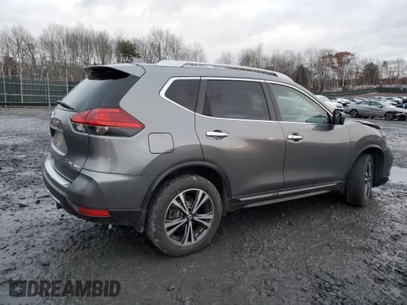✅ 2017 Nissan Rogue SL • VIN: JN8AT2MV8HW284567 • Lot: 91808285. Wystawiony na Copart z przebiegiem 88 710 mil. Bezpłatny archiwum sprzedaży aukcyjnych z USA i szczegółowy raport historii pojazdu na DreamBid. Zdjęcie 3.