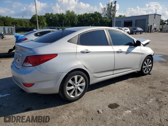 ✅ 2017 Hyundai Accent SE • VIN: KMHCT4AE9HU296920 • Лот: 71635904. Опубликован ранее на Copart с пробегом 167 957 миль. Бесплатный доступ к архиву аукционных продаж из США и подробный отчёт об истории автомобиля на DreamBid. Изображение 3.