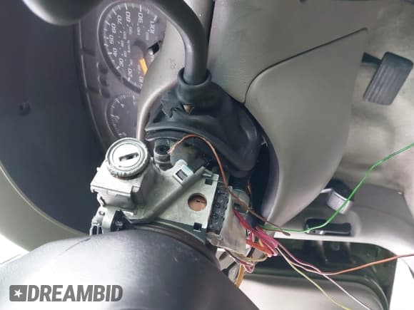 ✅ 2001 Chevrolet Blazer LT • VIN: 1GNDT13W212133371 • Lot: 41516111. Wystawiony na IAAI z przebiegiem 175 607 mil. Bezpłatny archiwum sprzedaży aukcyjnych z USA i szczegółowy raport historii pojazdu na DreamBid. Zdjęcie 6.