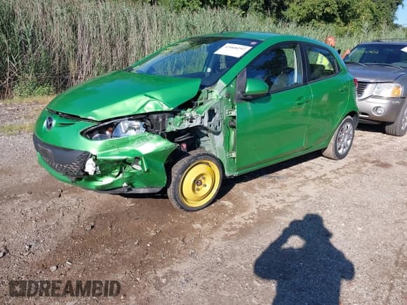 ✅ 2013 Mazda 2 Sport • VIN: JM1DE1KZ3D0153336 • Lot: 43068292. Wystawiony na IAAI z przebiegiem 100 273 mil. Bezpłatny archiwum sprzedaży aukcyjnych z USA i szczegółowy raport historii pojazdu na DreamBid. Zdjęcie 2.