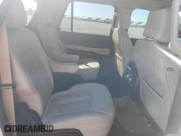 ✅ 2022 Ford Expedition Max Platinum • VIN: 1FMJK1LT1NEA06292 • Lot: 74712364. Wystawiony na Copart z przebiegiem 84 521 mil. Bezpłatny archiwum sprzedaży aukcyjnych z USA i szczegółowy raport historii pojazdu na DreamBid. Zdjęcie 11.