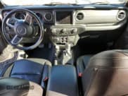 ✅ 2021 Jeep Wrangler Unlimited Sahara • VIN: 1C4JJXP62MW676649 • Лот: 82445105. Опубликован ранее на Copart с пробегом Не указан. Бесплатный доступ к архиву аукционных продаж из США и подробный отчёт об истории автомобиля на DreamBid. Изображение 8.