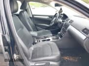 ✅ 2013 Volkswagen Passat SE • VIN: 1VWBH7A33DC000739 • Лот: 42348369. Опубликован ранее на IAAI с пробегом 154 793 миль. Бесплатный доступ к архиву аукционных продаж из США и подробный отчёт об истории автомобиля на DreamBid. Изображение 5.