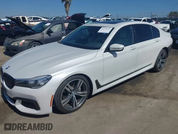 ✅ 2019 BMW 7 Series 740i • VIN: WBA7E2C53KB454816 • Lot: 42539294. Listed on IAAI with 73,363 mi. Free auction sales archive from the USA and detailed vehicle history report at DreamBid. Image 2.