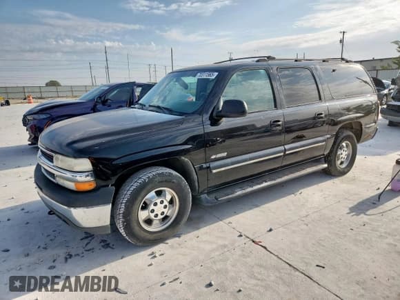 ✅ 2000 Chevrolet Suburban LS • VIN: 3GNEC16T1YG140979 • Lot: 70311565. Listed on Copart with 282,117 mi. Free auction sales archive from the USA and detailed vehicle history report at DreamBid. Image 1.