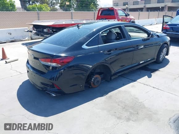 ✅ 2019 Hyundai Sonata SE • VIN: 5NPE24AF4KH745124 • Lot: 42541135. Wystawiony na IAAI z przebiegiem 90 111 mil. Bezpłatny archiwum sprzedaży aukcyjnych z USA i szczegółowy raport historii pojazdu na DreamBid. Zdjęcie 4.