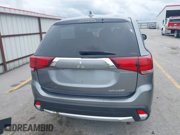 ✅ 2018 Mitsubishi Outlander ES • VIN: JA4AZ3A34JJ003543 • Lot: 42830433. Wystawiony na IAAI z przebiegiem 240 000 mil. Bezpłatny archiwum sprzedaży aukcyjnych z USA i szczegółowy raport historii pojazdu na DreamBid. Zdjęcie 16.