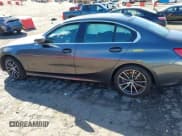 ✅ 2020 BMW 3 Series 330i • VIN: 3MW5R1J00L8B36832 • Lot: 43523005. Wystawiony na IAAI z przebiegiem 72 119 mil. Bezpłatny archiwum sprzedaży aukcyjnych z USA i szczegółowy raport historii pojazdu na DreamBid. Zdjęcie 13.
