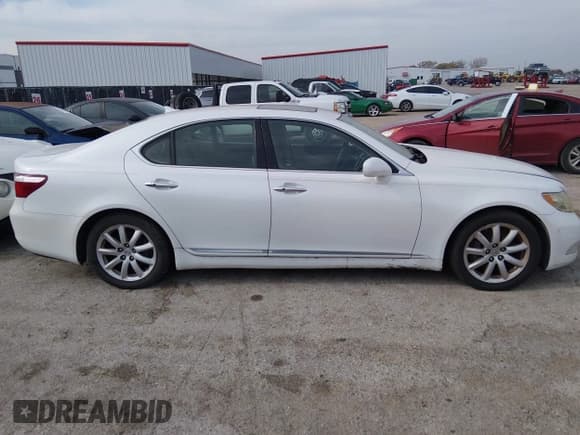 ✅ 2008 Lexus LS 460 • VIN: JTHBL46F485082685 • Lot: 43866414. Listed on IAAI with 192,385 mi. Free auction sales archive from the USA and detailed vehicle history report at DreamBid. Image 13.