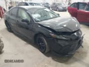 ✅ 2025 Toyota Camry LE • VIN: 4T1DAACK9SU105127 • Lot: 43255508. Wystawiony na IAAI z przebiegiem 27 779 mil. Bezpłatny archiwum sprzedaży aukcyjnych z USA i szczegółowy raport historii pojazdu na DreamBid. Zdjęcie 1.