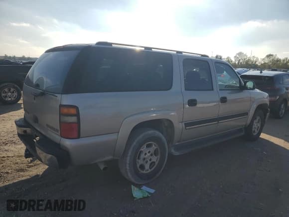 ✅ 2005 Chevrolet Suburban LS • VIN: 3GNEC16Z85G276395 • Лот: 84322654. Опубликован ранее на Copart с пробегом 214 676 миль. Бесплатный доступ к архиву аукционных продаж из США и подробный отчёт об истории автомобиля на DreamBid. Изображение 3.