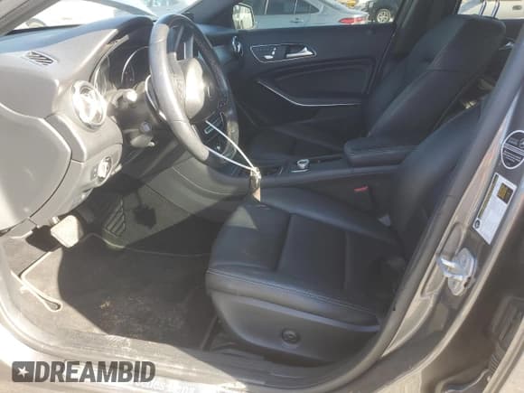 ✅ 2018 Mercedes-Benz GLA 250 • VIN: WDCTG4EB1JJ368123 • Lot: 93092825. Wystawiony na Copart z przebiegiem 121 497 mil. Bezpłatny archiwum sprzedaży aukcyjnych z USA i szczegółowy raport historii pojazdu na DreamBid. Zdjęcie 7.