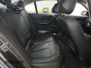 ✅ 2015 BMW 3 Series 328i xDrive • VIN: WBA3B5G55FNS20202 • Lot: 51373875. Wystawiony na Copart z przebiegiem 123 076 mil. Bezpłatny archiwum sprzedaży aukcyjnych z USA i szczegółowy raport historii pojazdu na DreamBid. Zdjęcie 10.