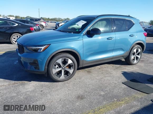 ✅ 2024 Volvo XC40 Core Bright Theme • VIN: YV4L12UK2R2203018 • Lot: 41288025. Listed on IAAI with 10,378 mi. Free auction sales archive from the USA and detailed vehicle history report at DreamBid. Image 16.