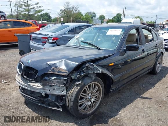 ✅ 2004 BMW 3 Series 325i • VIN: WBAET37484NJ95990 • Lot: 42779657. Listed on IAAI with 188,022 mi. Free auction sales archive from the USA and detailed vehicle history report at DreamBid. Image 17.