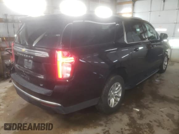 ✅ 2023 Chevrolet Suburban LT • VIN: 1GNSCCKD8PR379635 • Lot: 82086374. Wystawiony na Copart z przebiegiem 44 919 mil. Bezpłatny archiwum sprzedaży aukcyjnych z USA i szczegółowy raport historii pojazdu na DreamBid. Zdjęcie 3.
