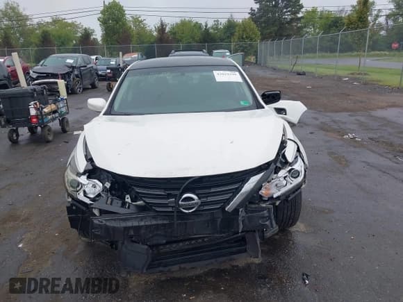 ✅ 2017 Nissan Altima SR • VIN: 1N4AL3AP3HC223352 • Lot: 43019290. Listed on IAAI with 99,500 mi. Free auction sales archive from the USA and detailed vehicle history report at DreamBid. Image 12.