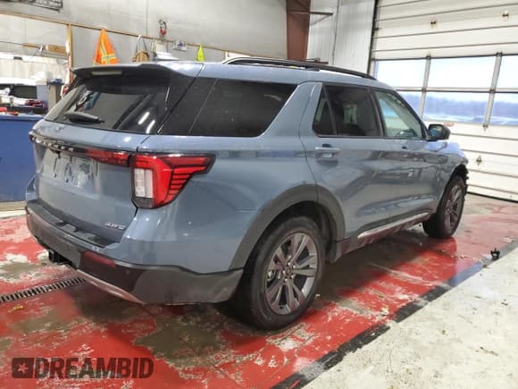 ✅ 2025 Ford Explorer Active • VIN: 1FMUK8DH7SGC04746 • Lot: 91765415. Listed on Copart with 8,589 mi. Free auction sales archive from the USA and detailed vehicle history report at DreamBid. Image 3.