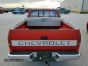 ✅ 1992 Chevrolet Silverado 1500 • VIN: 1GCDC14K7NZ191655 • Lot: 85577885. Wystawiony na Copart z przebiegiem 128 123 mil. Bezpłatny archiwum sprzedaży aukcyjnych z USA i szczegółowy raport historii pojazdu na DreamBid. Zdjęcie 10.