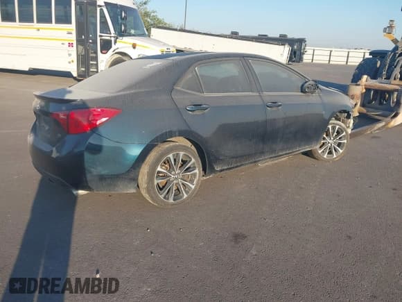 ✅ 2018 Toyota Corolla SE • VIN: 5YFBURHE3JP761470 • Lot: 42902089. Listed on IAAI with Not provided. Free auction sales archive from the USA and detailed vehicle history report at DreamBid. Image 4.