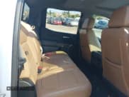 ✅ 2020 Chevrolet Silverado 1500 RST • VIN: 1GCUYEED5LZ191904 • Lot: 42800163. Wystawiony na IAAI z przebiegiem Nie podano. Bezpłatny archiwum sprzedaży aukcyjnych z USA i szczegółowy raport historii pojazdu na DreamBid. Zdjęcie 8.