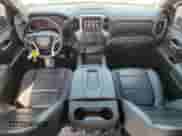 2021 Chevrolet Silverado 3500HD LT z VIN 1GC4YTEY5MF268295, wystawiony jako Copart lot #64107825 z przebiegiem 83 027 mil mil oraz Szkoda całkowita • Salvage title. Historia ofert i sprzedaży dostępna na DreamBid. Obrazek 8.