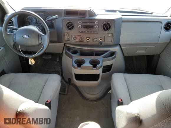 ✅ 2014 Ford Econoline Passenger XL • VIN: 1FBSS3BL1EDA66685 • Lot: 57953475. Wystawiony na Copart z przebiegiem 97 203 mil. Bezpłatny archiwum sprzedaży aukcyjnych z USA i szczegółowy raport historii pojazdu na DreamBid. Zdjęcie 8.