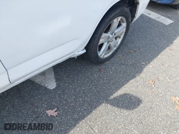 ✅ 2007 Toyota RAV4 Sport • VIN: JTMBK32V676013209 • Lot: 43617615. Wystawiony na IAAI z przebiegiem 190 522 mil. Bezpłatny archiwum sprzedaży aukcyjnych z USA i szczegółowy raport historii pojazdu na DreamBid. Zdjęcie 6.